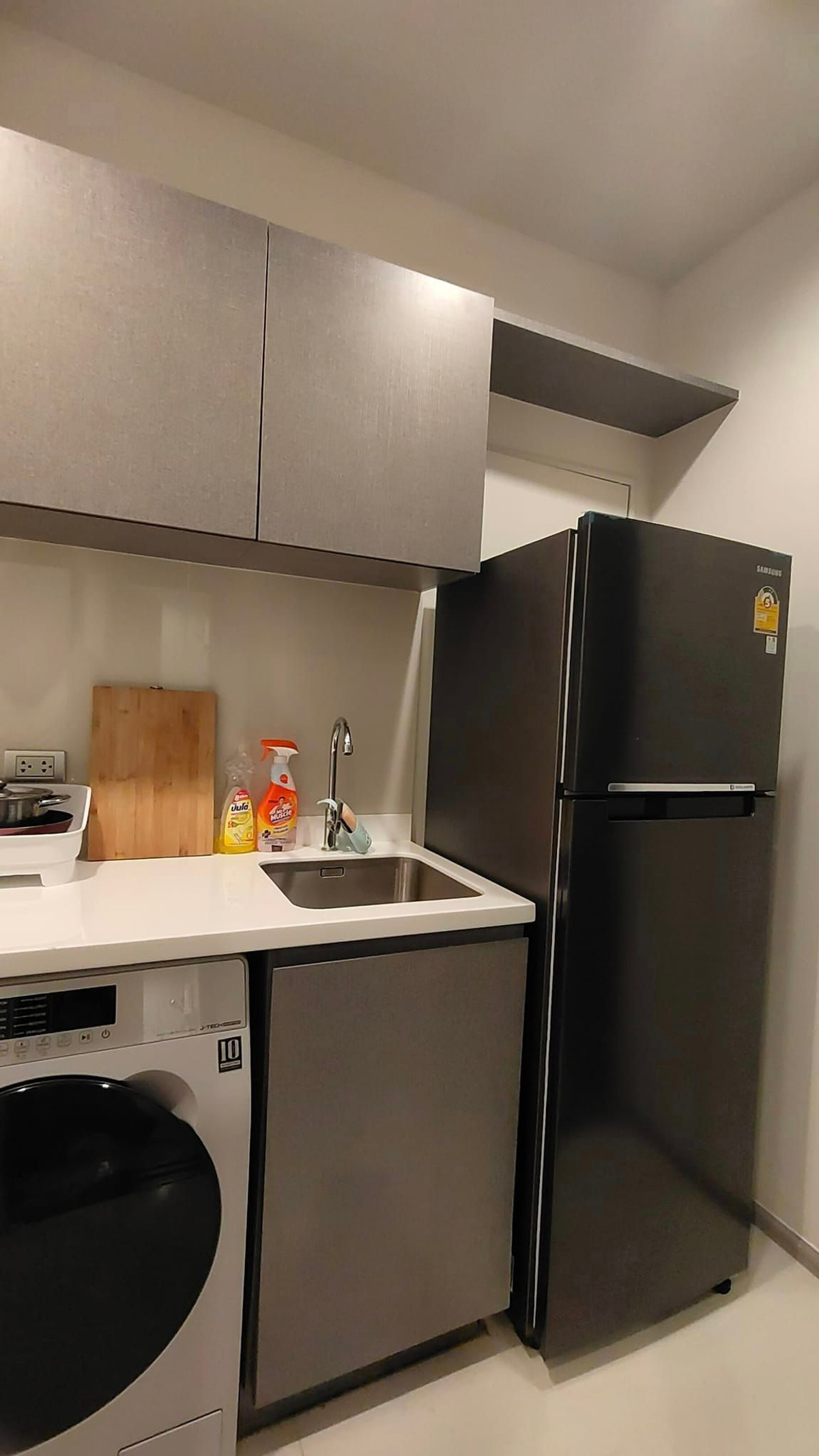 For RentCondoRama9, Petchburi, RCA : (Available 19 Apr) Life Asoke Hype 2 Bedroom 2 Bathroom Condo for Rent Rama 9 ライフ アソークハイプ near MRT Rama 9 Bangkok