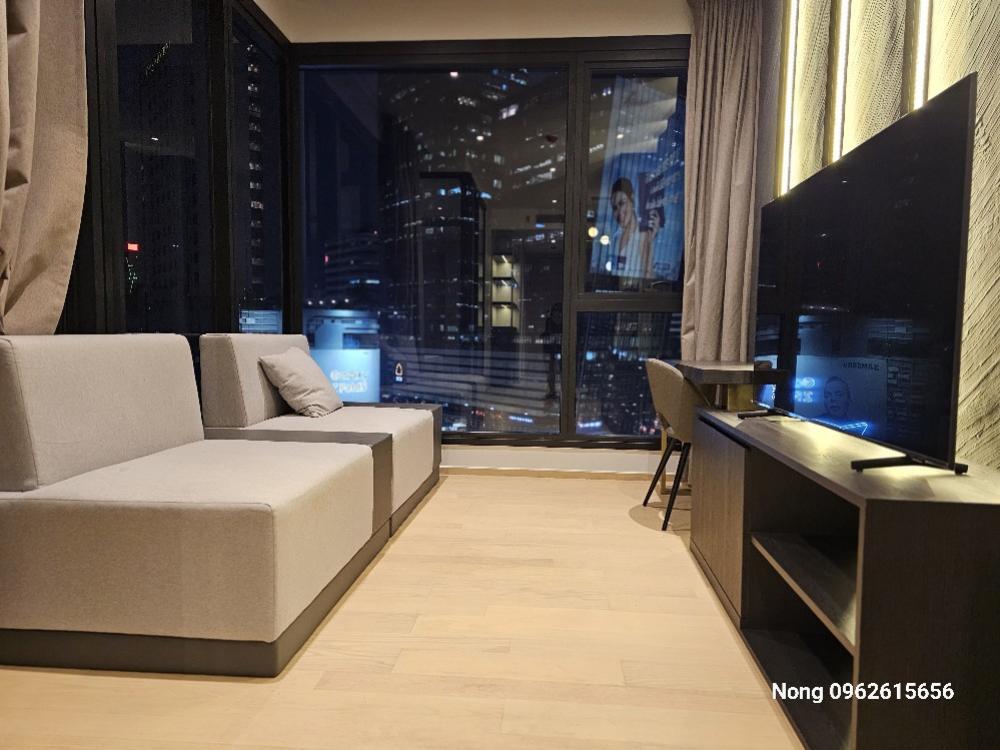 ให้เช่าคอนโดพระราม 9 เพชรบุรีตัดใหม่ RCA : Rent  ห้อง** Ashton Rama 9  ห้องกว้างมาก 43.5 ตรม. 1 นอน 1 น้ำ เฟอร์ครบ พร้อมอยู่@ 42,000 บาท  Call 096-2615656 ห้องกว้าง 43.5 ตรม. 1 นอน 1 น้ำ เฟอร์ครบ พร้อมอยู่  Location : Rama 9Rental Price : 42,000 BahtCondominium near MRT :  Rama 9  StationCondomini