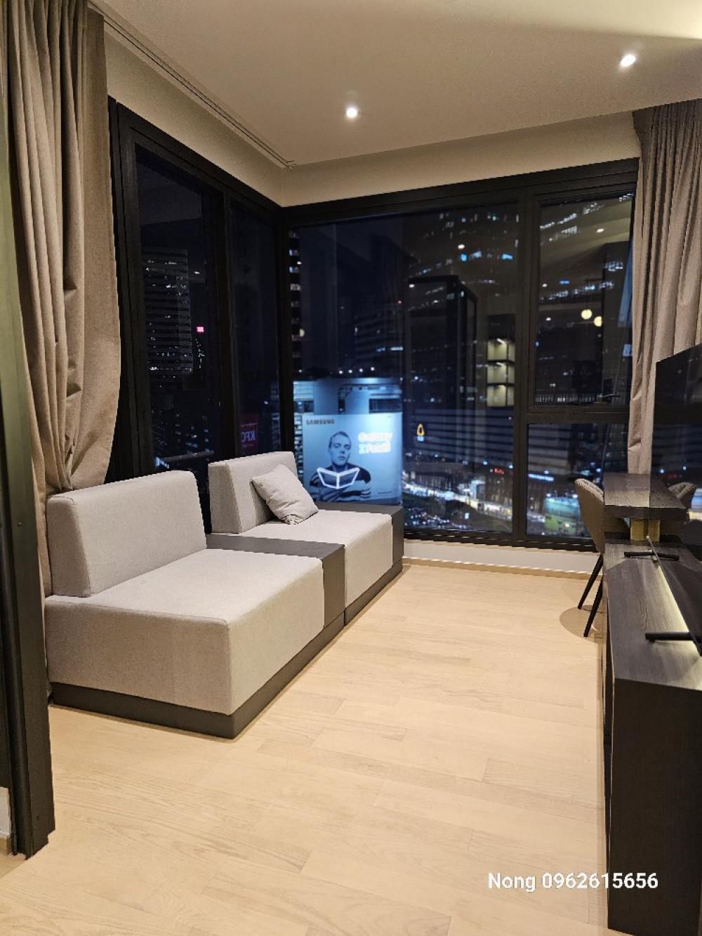For RentCondoRama9, Petchburi, RCA : Rent a room** Ashton Rama 9, a very spacious room, 43.5 sq m., 1 bedroom, 1 bathroom, fully furnished, ready to move in @ 42,000 baht.  Call 096-2615656, spacious room 43.5 sq m., 1 bedroom, 1 bathroom, fully furnished, ready to move in. Location : Rama 9