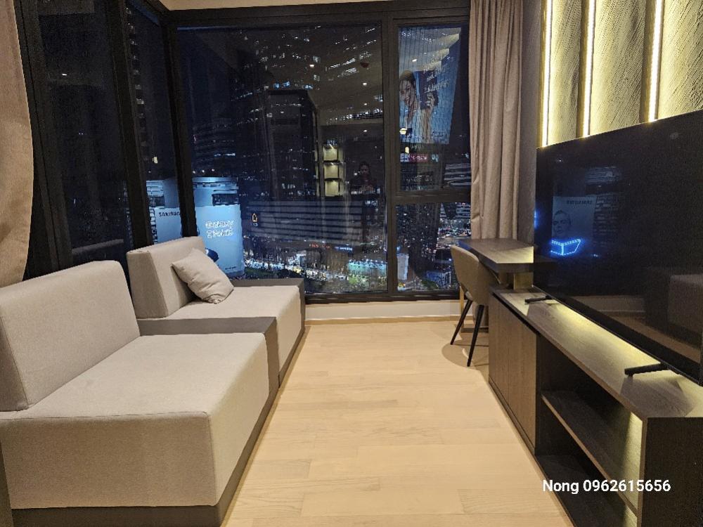 ให้เช่าคอนโดพระราม 9 เพชรบุรีตัดใหม่ RCA : Rent  ห้อง** Ashton Rama 9  ห้องกว้างมาก 43.5 ตรม. 1 นอน 1 น้ำ เฟอร์ครบ พร้อมอยู่@ 42,000 บาท  Call 096-2615656 ห้องกว้าง 43.5 ตรม. 1 นอน 1 น้ำ เฟอร์ครบ พร้อมอยู่  Location : Rama 9Rental Price : 42,000 BahtCondominium near MRT :  Rama 9  StationCondomini