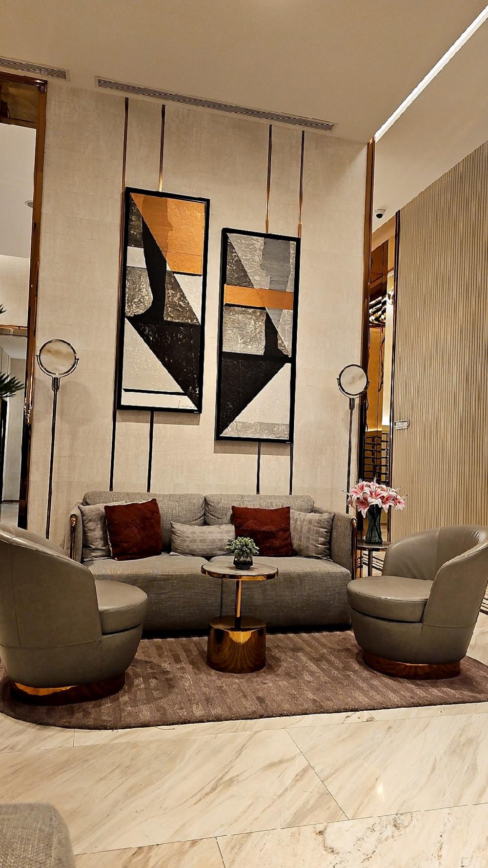 ให้เช่าคอนโดพระราม 9 เพชรบุรีตัดใหม่ RCA : Rent  ห้อง** Ashton Rama 9  ห้องกว้างมาก 43.5 ตรม. 1 นอน 1 น้ำ เฟอร์ครบ พร้อมอยู่@ 42,000 บาท  Call 096-2615656 ห้องกว้าง 43.5 ตรม. 1 นอน 1 น้ำ เฟอร์ครบ พร้อมอยู่  Location : Rama 9Rental Price : 42,000 BahtCondominium near MRT :  Rama 9  StationCondomini