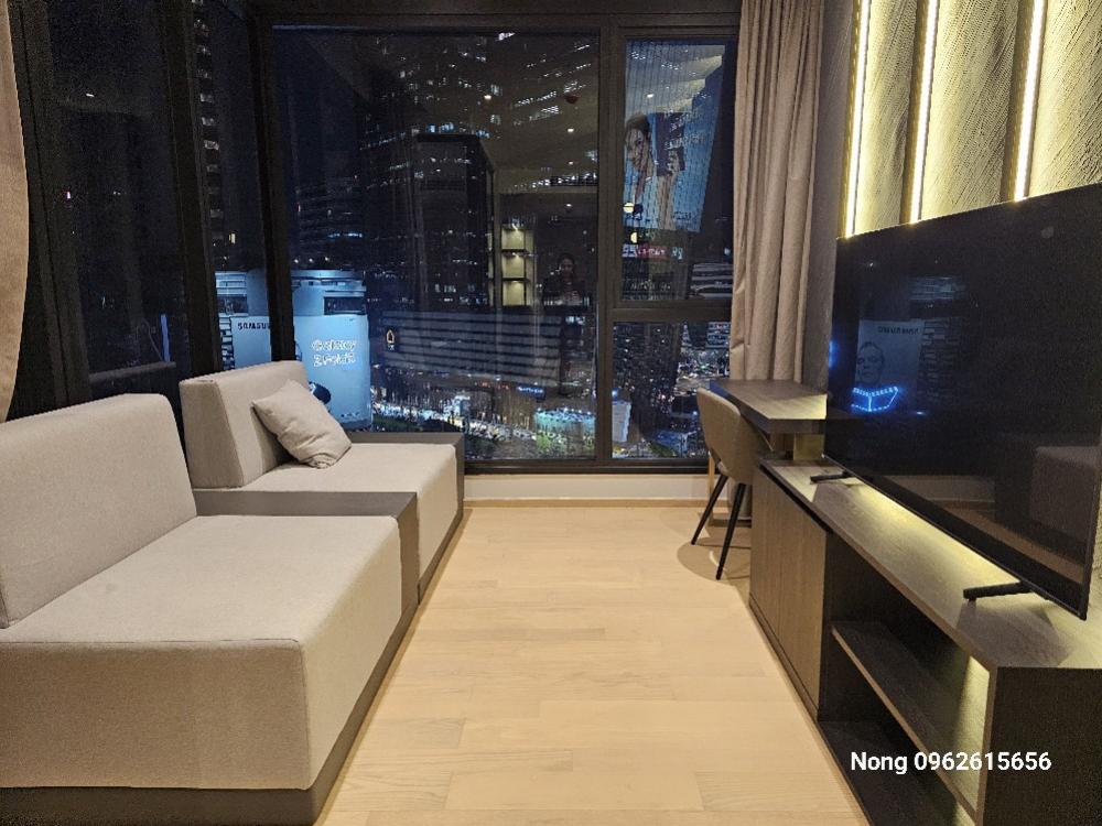 ให้เช่าคอนโดพระราม 9 เพชรบุรีตัดใหม่ RCA : Rent  ห้อง** Ashton Rama 9  ห้องกว้างมาก 43.5 ตรม. 1 นอน 1 น้ำ เฟอร์ครบ พร้อมอยู่@ 42,000 บาท  Call 096-2615656 ห้องกว้าง 43.5 ตรม. 1 นอน 1 น้ำ เฟอร์ครบ พร้อมอยู่  Location : Rama 9Rental Price : 42,000 BahtCondominium near MRT :  Rama 9  StationCondomini