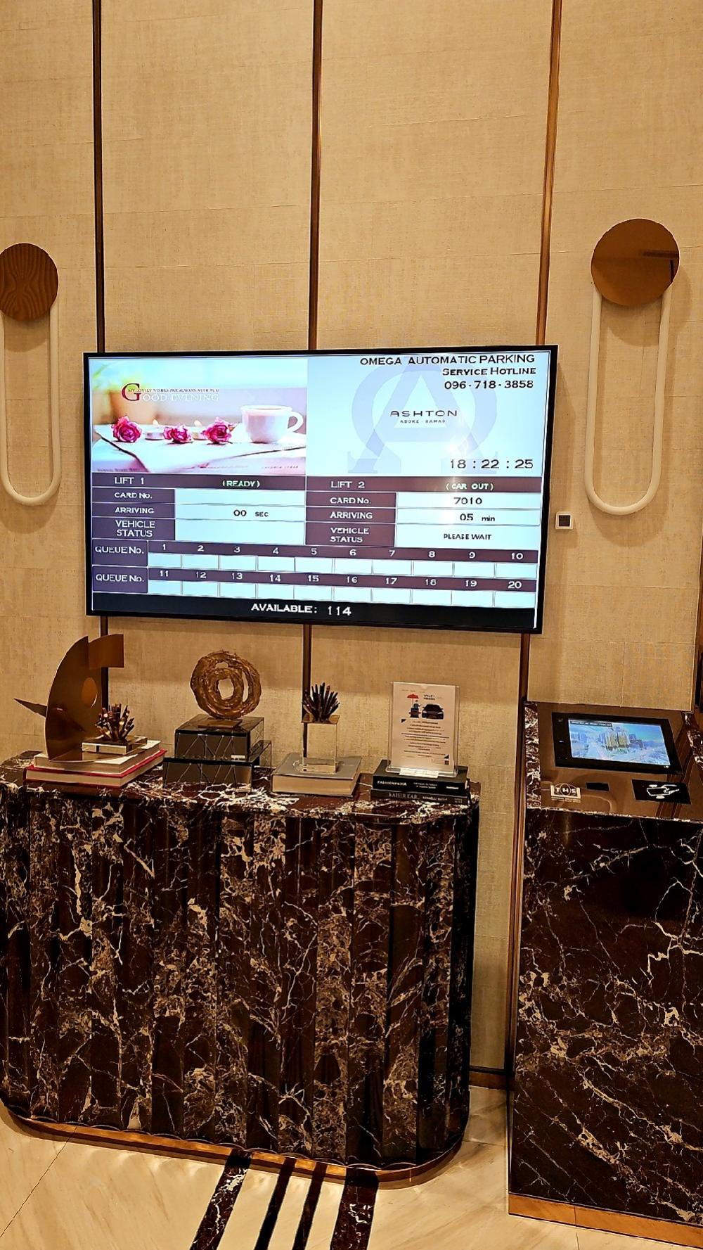 ให้เช่าคอนโดพระราม 9 เพชรบุรีตัดใหม่ RCA : Rent  ห้อง** Ashton Rama 9  ห้องกว้างมาก 43.5 ตรม. 1 นอน 1 น้ำ เฟอร์ครบ พร้อมอยู่@ 42,000 บาท  Call 096-2615656 ห้องกว้าง 43.5 ตรม. 1 นอน 1 น้ำ เฟอร์ครบ พร้อมอยู่  Location : Rama 9Rental Price : 42,000 BahtCondominium near MRT :  Rama 9  StationCondomini