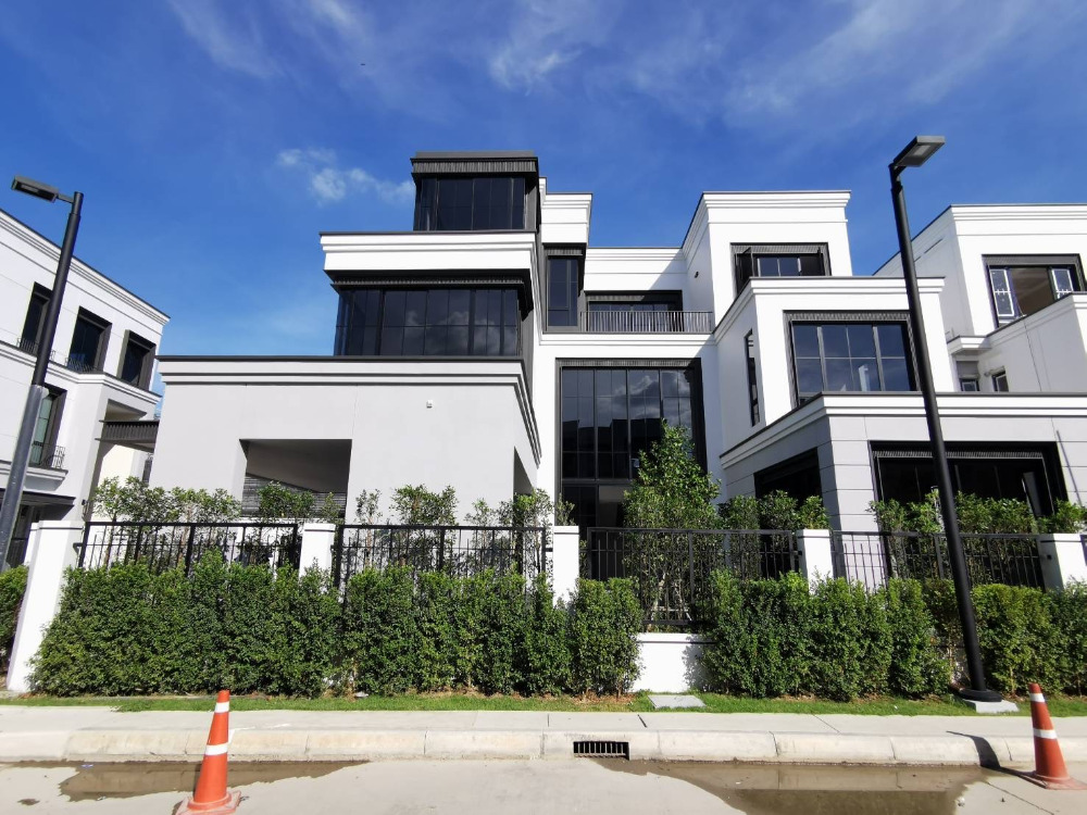 ขายบ้านพัฒนาการ ศรีนครินทร์ : Malton Gates Krungthep Kreetha: 109.8sqwah 544sqm. 5bed 5bath 57,000,000 Am: 0656199198
