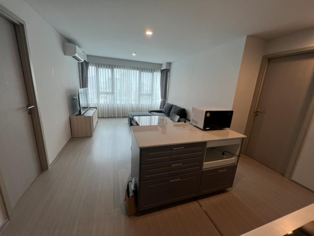 ให้เช่าคอนโดลาดพร้าว เซ็นทรัลลาดพร้าว : 🔥ให้เช่าด่วน🔥ไลฟ์ ลาดพร้าว ห้องกว้างน่าอยู่มาก มีเฟอร์ครบ พร้อมอยู่