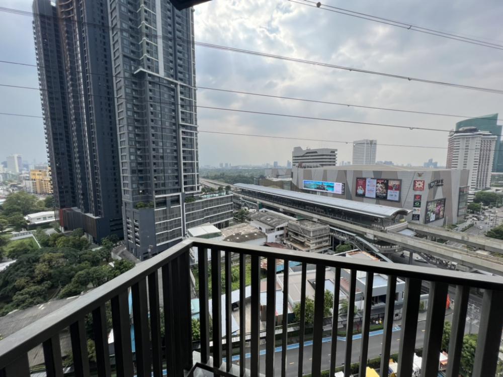 ให้เช่าคอนโดลาดพร้าว เซ็นทรัลลาดพร้าว : 🔥ให้เช่าด่วน🔥ไลฟ์ ลาดพร้าว ห้องกว้างน่าอยู่มาก มีเฟอร์ครบ พร้อมอยู่