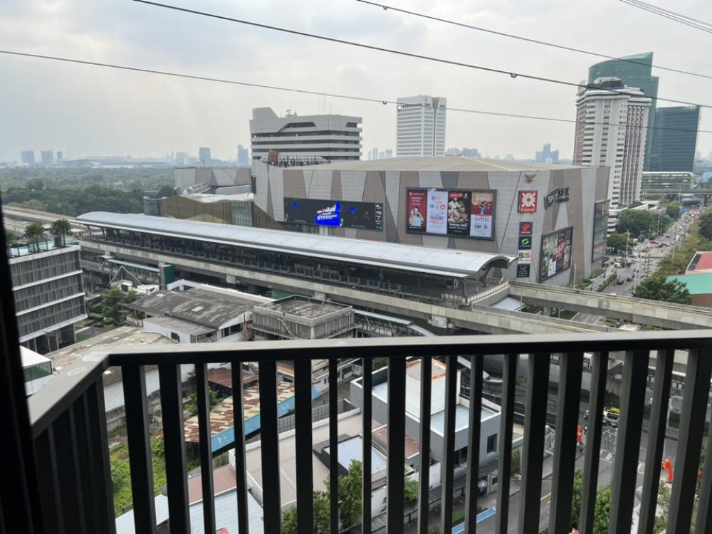 ให้เช่าคอนโดลาดพร้าว เซ็นทรัลลาดพร้าว : 🔥ให้เช่าด่วน🔥ไลฟ์ ลาดพร้าว ห้องกว้างน่าอยู่มาก มีเฟอร์ครบ พร้อมอยู่