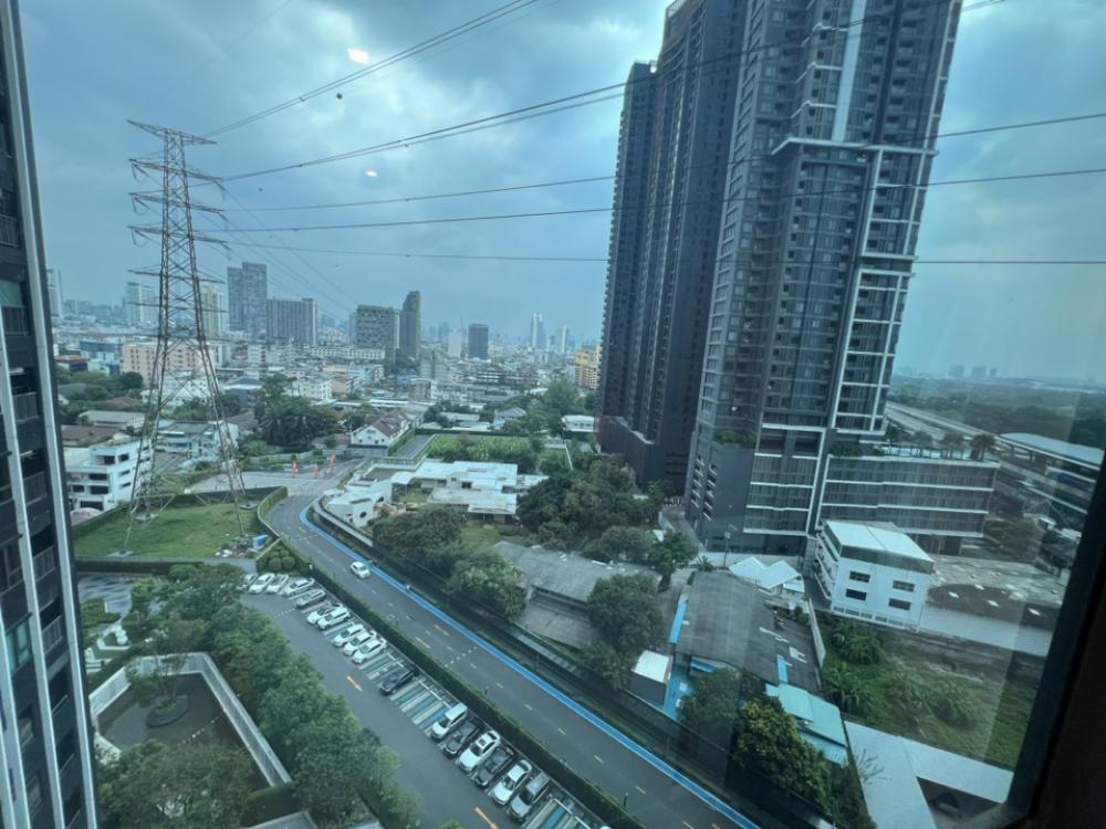 ให้เช่าคอนโดลาดพร้าว เซ็นทรัลลาดพร้าว : 🔥ให้เช่าด่วน🔥ไลฟ์ ลาดพร้าว ห้องกว้างน่าอยู่มาก มีเฟอร์ครบ พร้อมอยู่