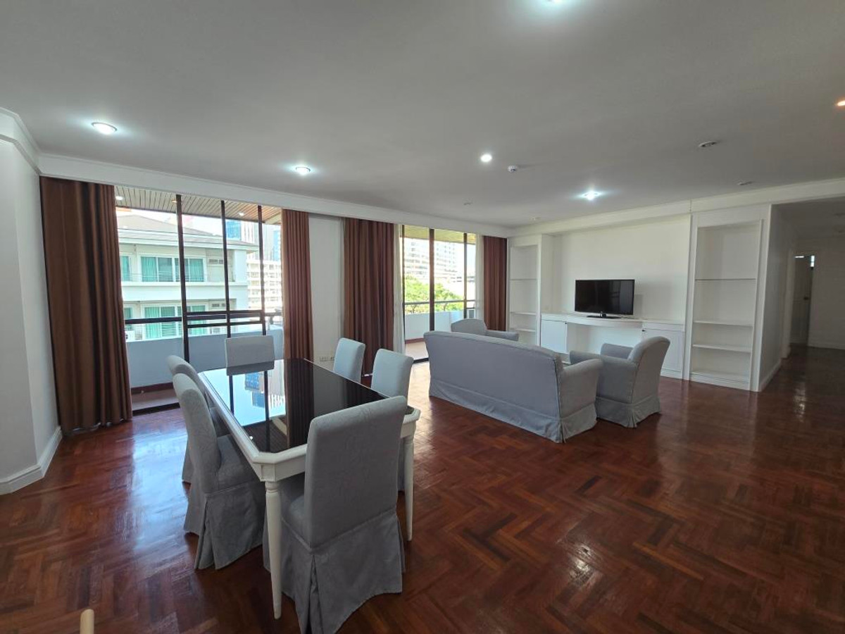 For RentAri,Anusaowaree : Pet-Friendly Apartment, 3 bedroom, 210 sq m. between BTS Ari-Saphan Khwai.