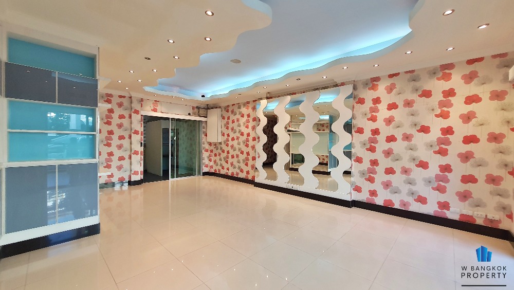 For SaleHome OfficeChokchai 4, Ladprao 71, Ladprao 48, : Sell Home Office Project “BIZTOWN Lat Phrao