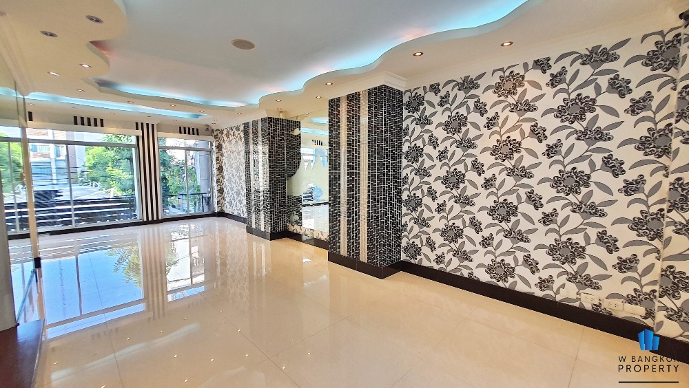 For SaleHome OfficeChokchai 4, Ladprao 71, Ladprao 48, : Sell Home Office Project “BIZTOWN Lat Phrao