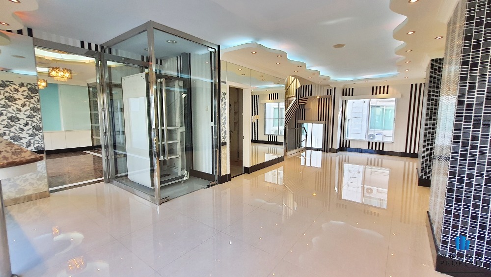 For SaleHome OfficeChokchai 4, Ladprao 71, Ladprao 48, : Sell Home Office Project “BIZTOWN Lat Phrao