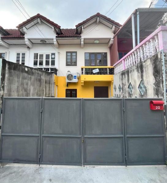 For SaleTownhomeOnnut, Udomsuk : House for sale On Nut 74, cheap price, near BTS, with tenants.