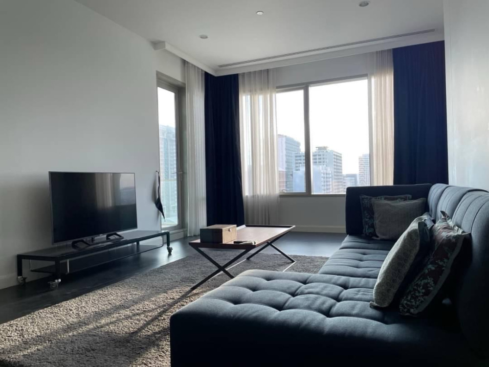 ให้เช่าคอนโดวิทยุ ชิดลม หลังสวน : 185 Rajadamri: 2bed 2bath 107.96sqm. 110,000/mth Am: 0656199198