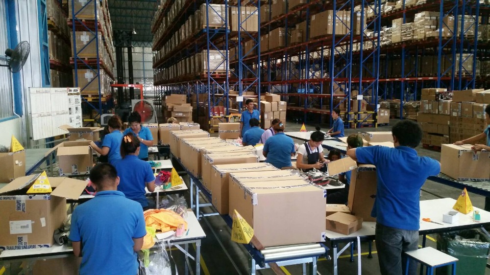 ให้เช่าโกดังปทุมธานี รังสิต ธรรมศาสตร์ : ด่วนๆๆ ให้เช่าโกดัง-ออฟฟิศ สไตล์modern มีพื้นที่จอดรถ โหลดตู้คอนเนอร์ได้สบายๆ ใกล้ตลาดไท ติดถนนกว้างๆ ซอยไอยรา5