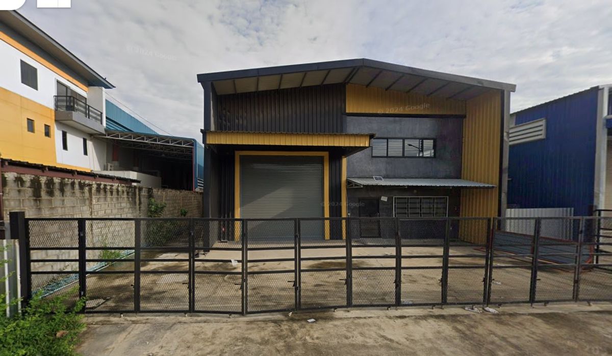 For RentWarehousePathum Thani,Rangsit, Thammasat : Urgent, warehouse-office for rent, modern style, has parking space. Load containers easily, near Thai Market, next to a wide road, Soi Iyara 5.