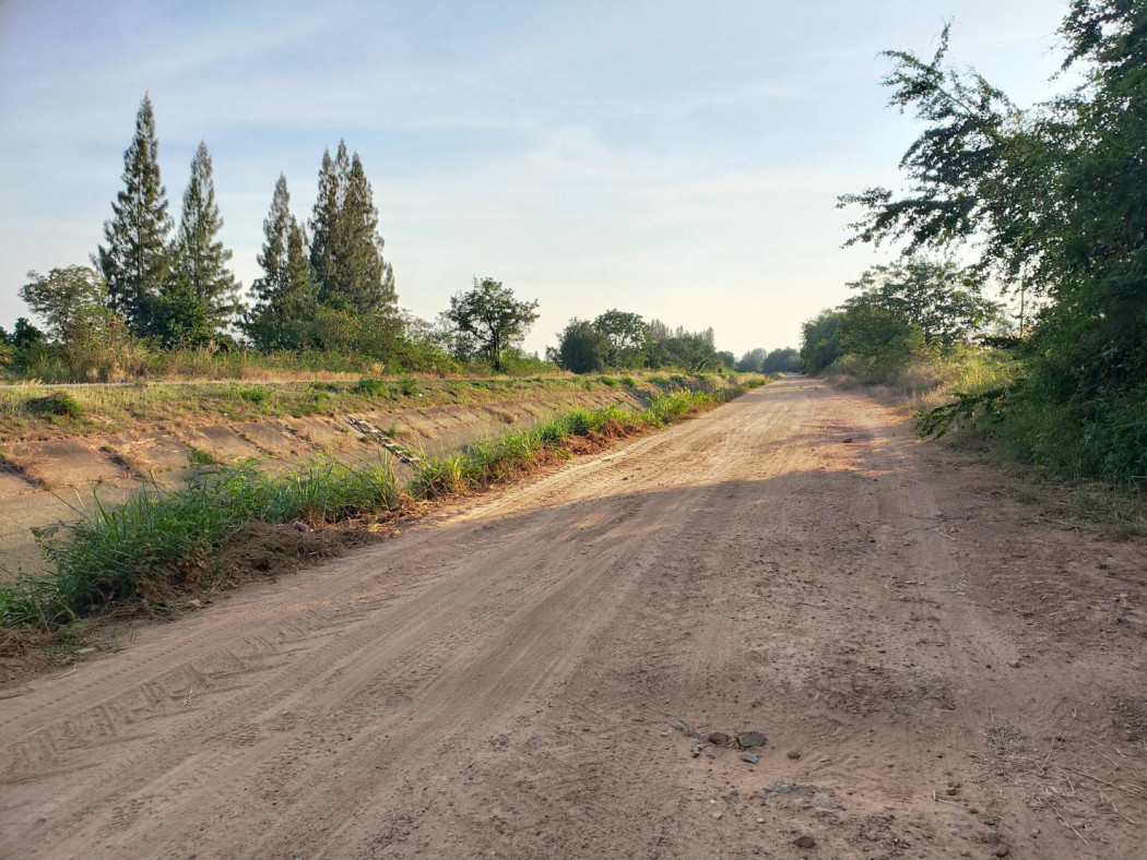 ขายที่ดินหัวหิน ประจวบคีรีขันธ์ : ขาย ที่ดิน 1-1-63 ราคาถูก  แปลงมุม วิวเขา ติดถนนเลียบคลองชลประทาน ต.ศิลาลอย อ.สามร้อยยอด จ.ประจวบคีรีขันธ์