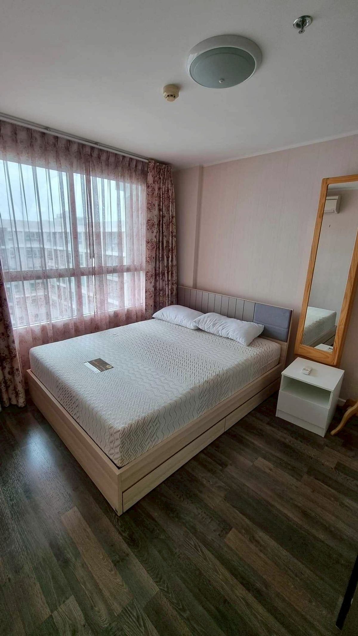For RentCondoWongwianyai, Charoennakor : 🔥Large room, 2 bedrooms, 2 bathrooms🔥With washing machine🔥Near Siriraj only 1 km🔥Di Bura Phran Nok🔥