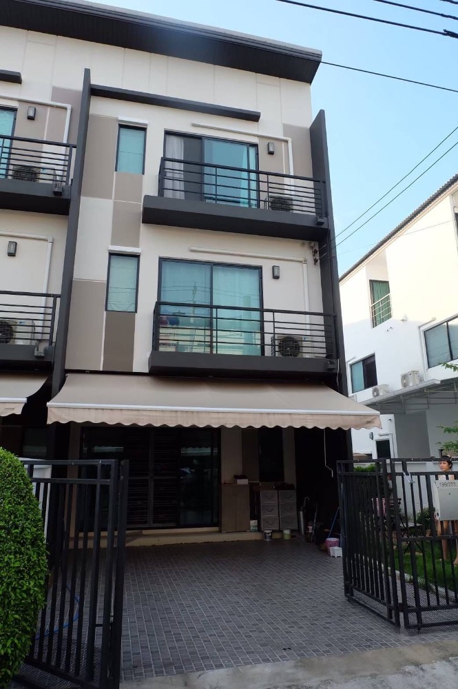 For SaleTownhomeNawamin, Ramindra : Corner townhome for sale Baan Klang Muang Nawamin 42