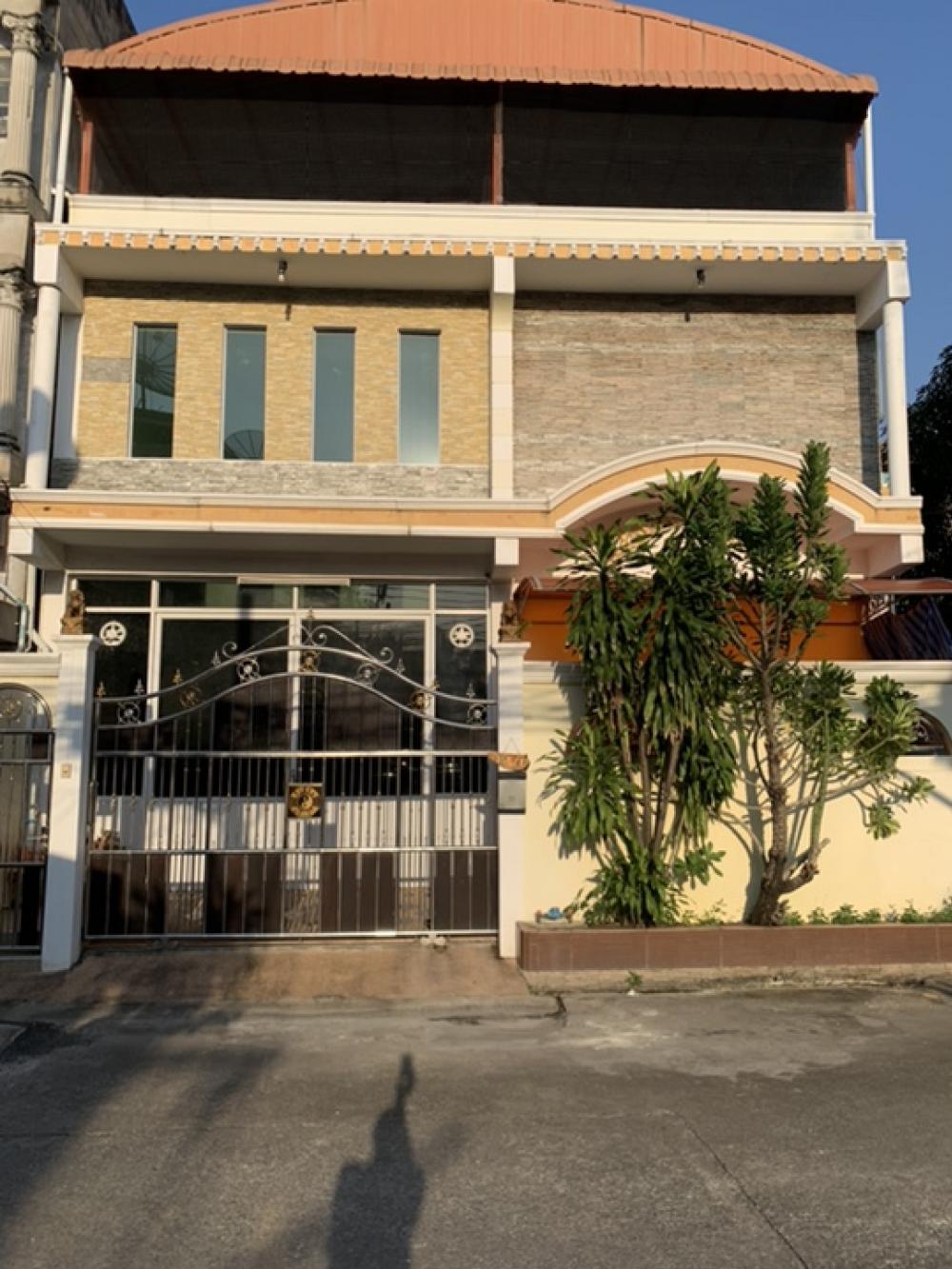 ขายบ้านท่าพระ ตลาดพลู วุฒากาศ : บ้าน ในทำเล ที่ดี หมู่บ้านเงียบสงบ ร่มรื่น