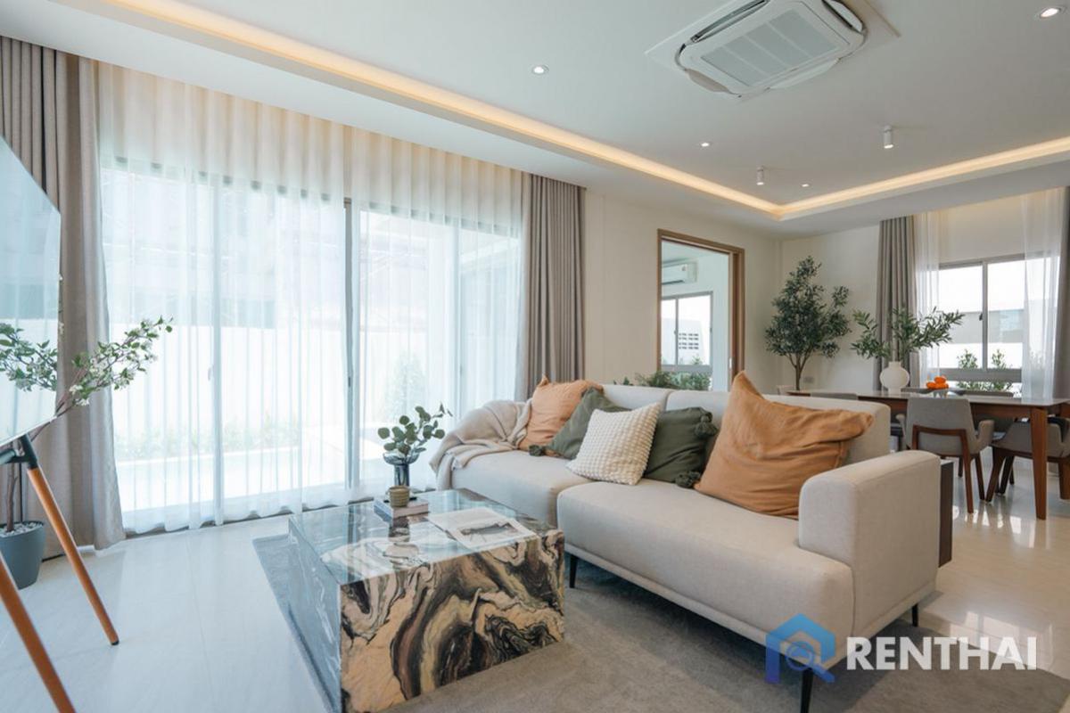 For SaleHousePattaya, Bangsaen, Chonburi : Are you looking for a luxury modern home? look no further!