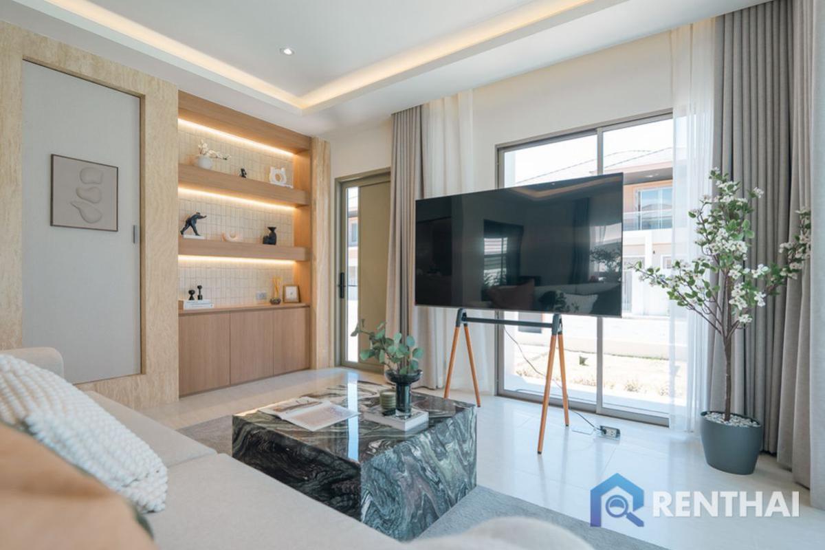 For SaleHousePattaya, Bangsaen, Chonburi : Are you looking for a luxury modern home? look no further!