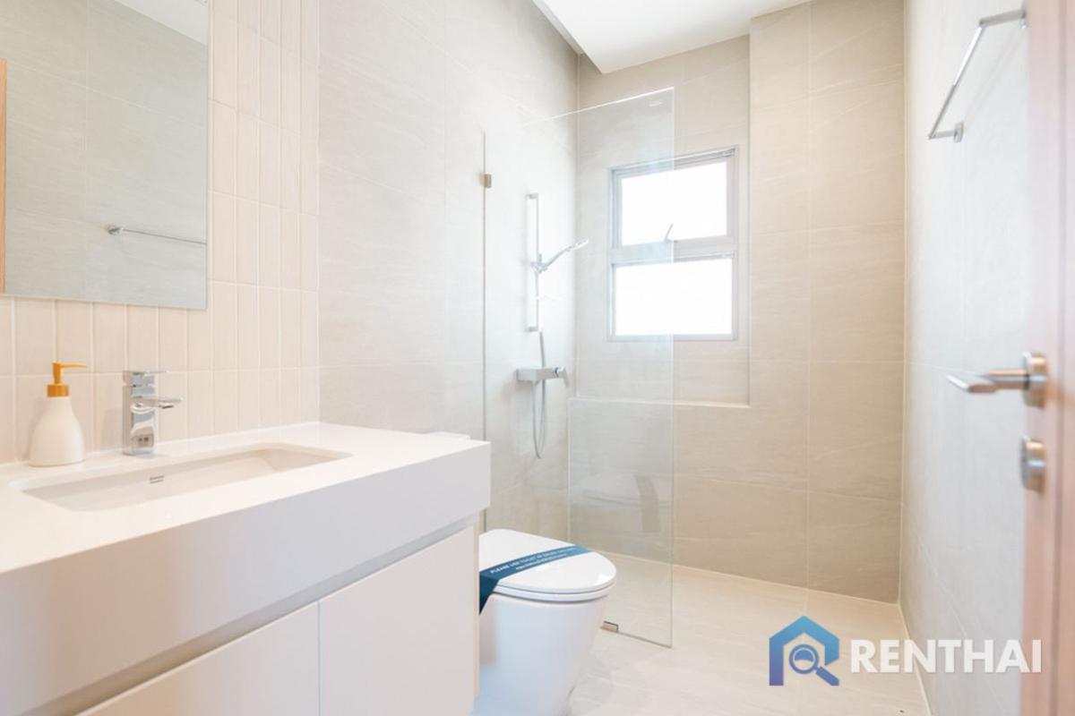 For SaleHousePattaya, Bangsaen, Chonburi : Are you looking for a luxury modern home? look no further!