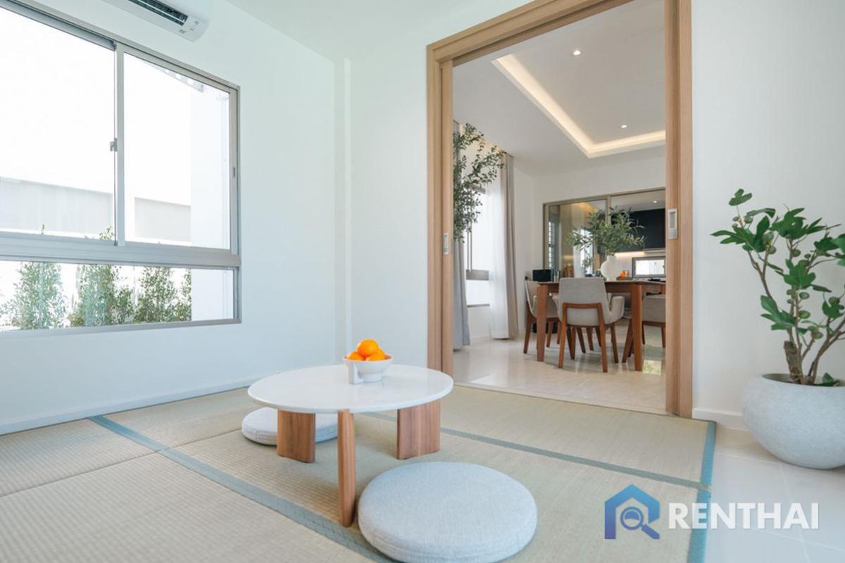 For SaleHousePattaya, Bangsaen, Chonburi : Are you looking for a luxury modern home? look no further!