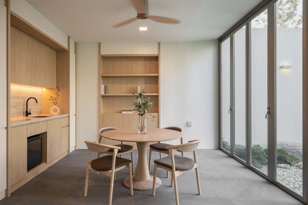 For RentHousePattanakan, Srinakarin : Japandi style detached house for rent, 3 floors, corner house, Soi Krungthep Kreetha, near Wellington International School.