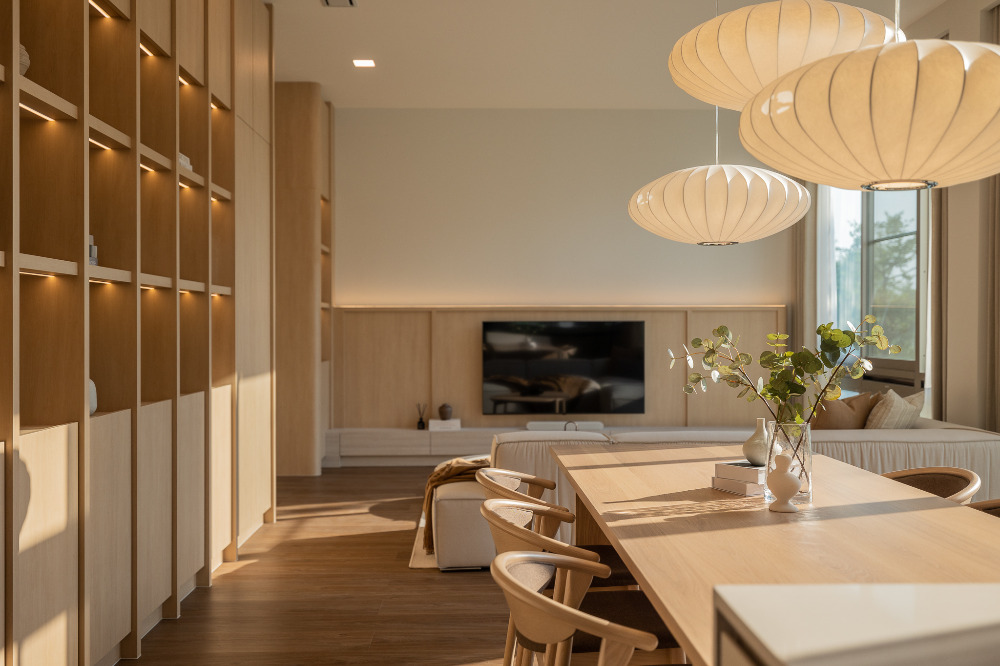 For RentHousePattanakan, Srinakarin : Japandi style detached house for rent, 3 floors, corner house, Soi Krungthep Kreetha, near Wellington International School.