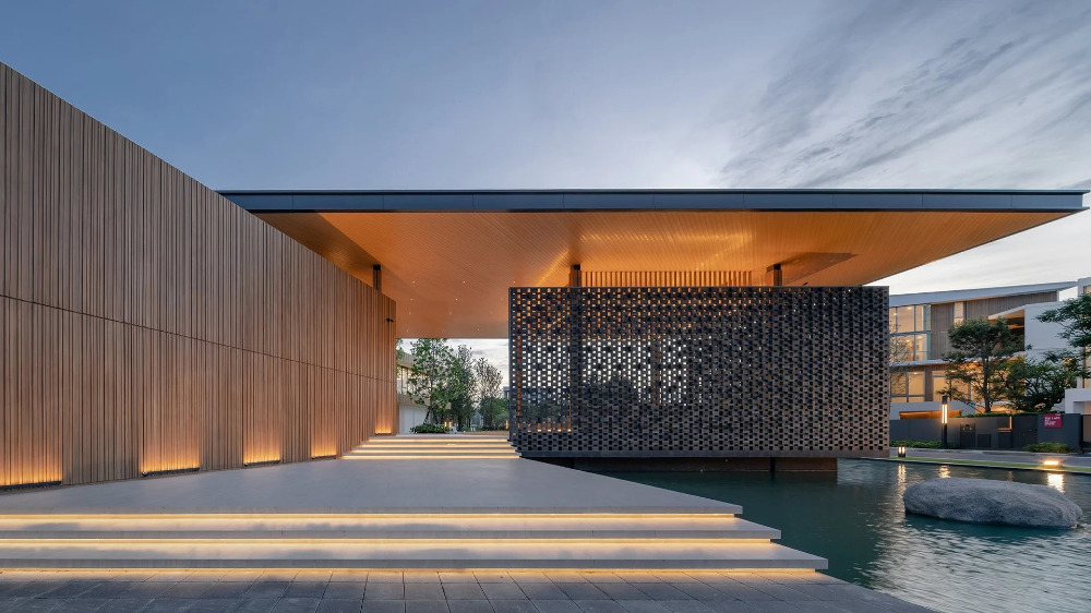 For RentHousePattanakan, Srinakarin : Japandi style detached house for rent, 3 floors, corner house, Soi Krungthep Kreetha, near Wellington International School.