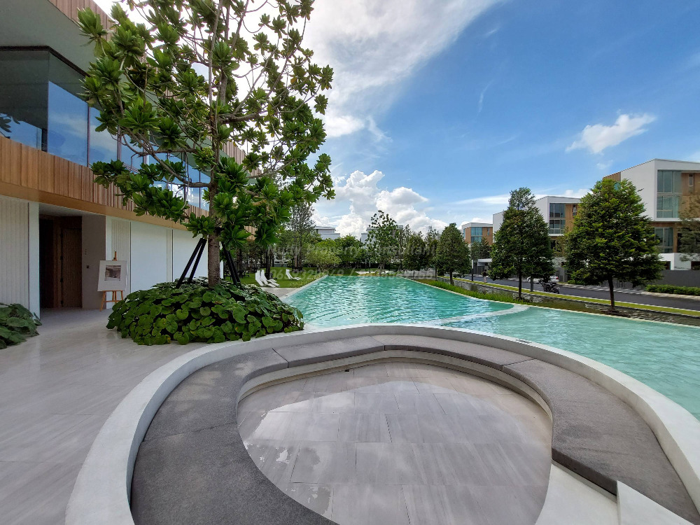 For RentHousePattanakan, Srinakarin : Japandi style detached house for rent, 3 floors, corner house, Soi Krungthep Kreetha, near Wellington International School.