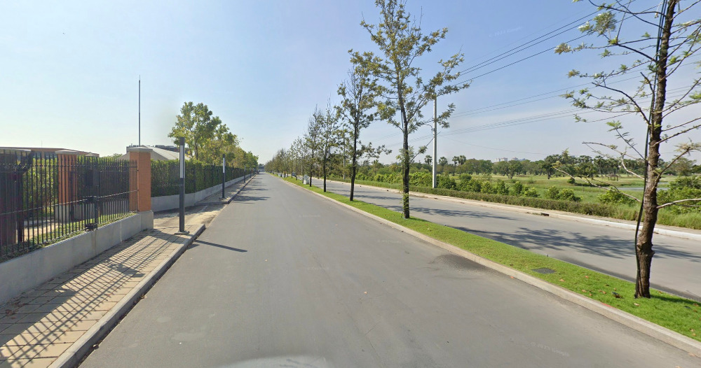 For RentHousePattanakan, Srinakarin : Japandi style detached house for rent, 3 floors, corner house, Soi Krungthep Kreetha, near Wellington International School.