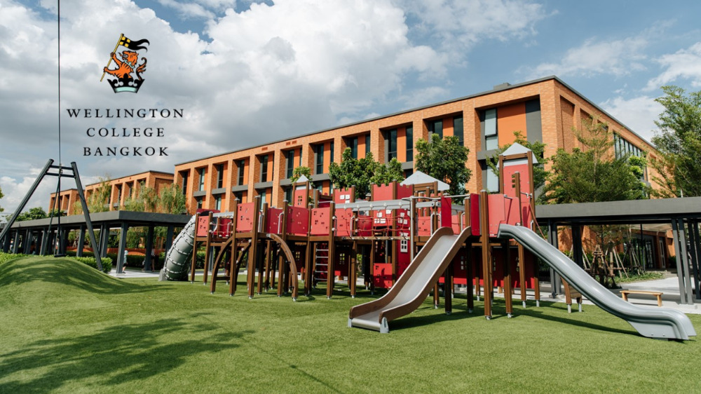 For RentHousePattanakan, Srinakarin : Japandi style detached house for rent, 3 floors, corner house, Soi Krungthep Kreetha, near Wellington International School.