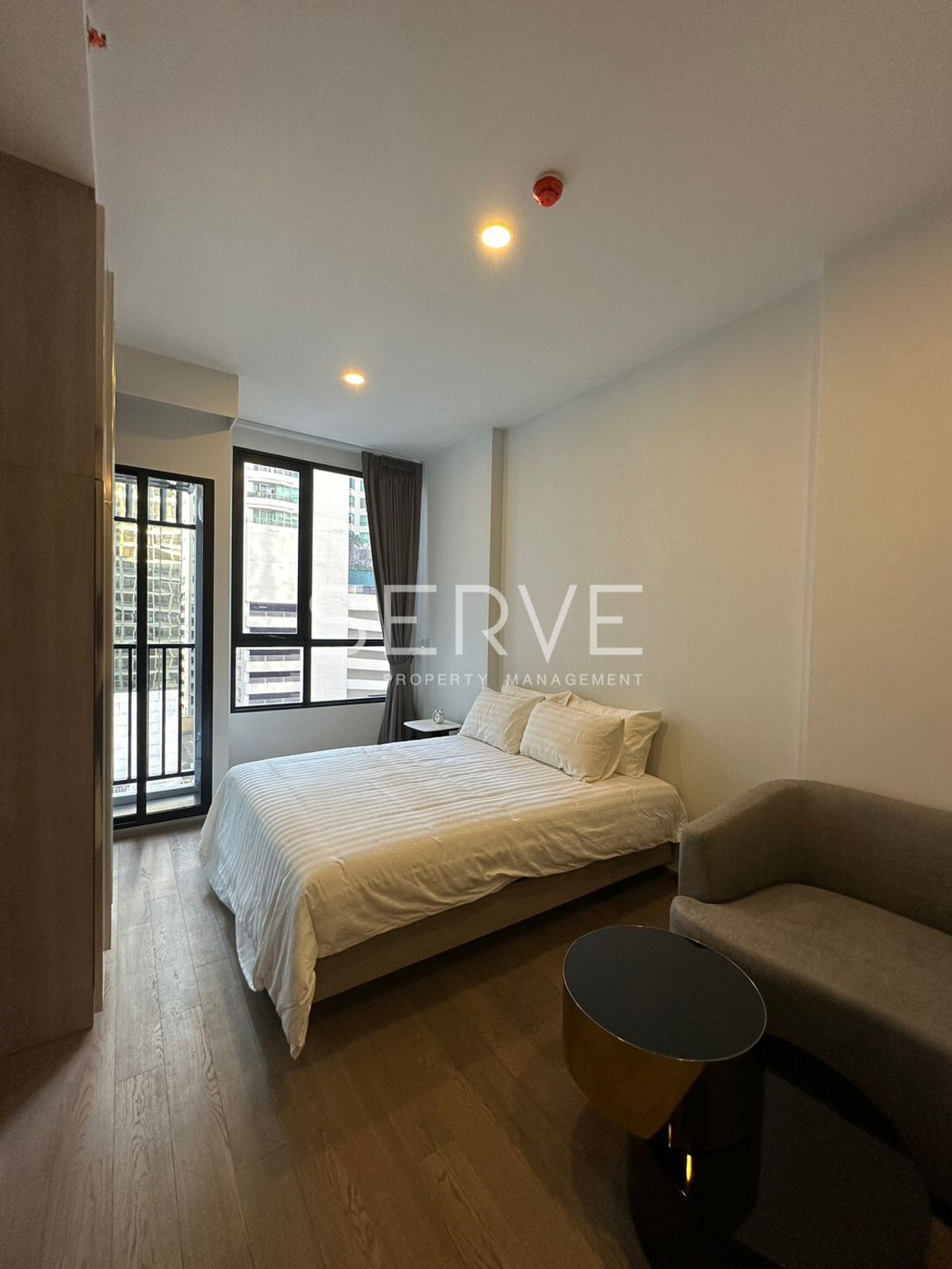 For RentCondoRatchathewi,Phayathai : Best Price 1 Bed Nice Room  Fully furnished Automatic Parking Good Location Close to BTS Phaya Thai 300 m @  Park Origin Phayathai