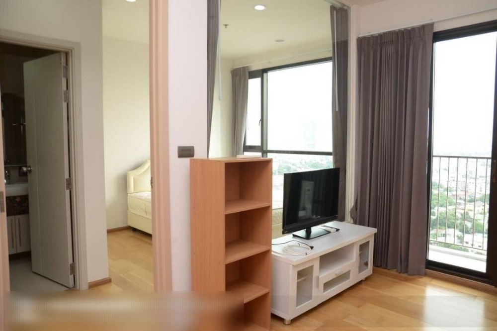 ให้เช่าคอนโดวงเวียนใหญ่ เจริญนคร : OMG710  [ ฟิวส์ สาทร-ตากสิน ]  ติด BTS วงเวียนใหญ่ : ห้องสวย 1 ห้องนอน - ว่างพร้อมอยู่  22 พ.ย. 68