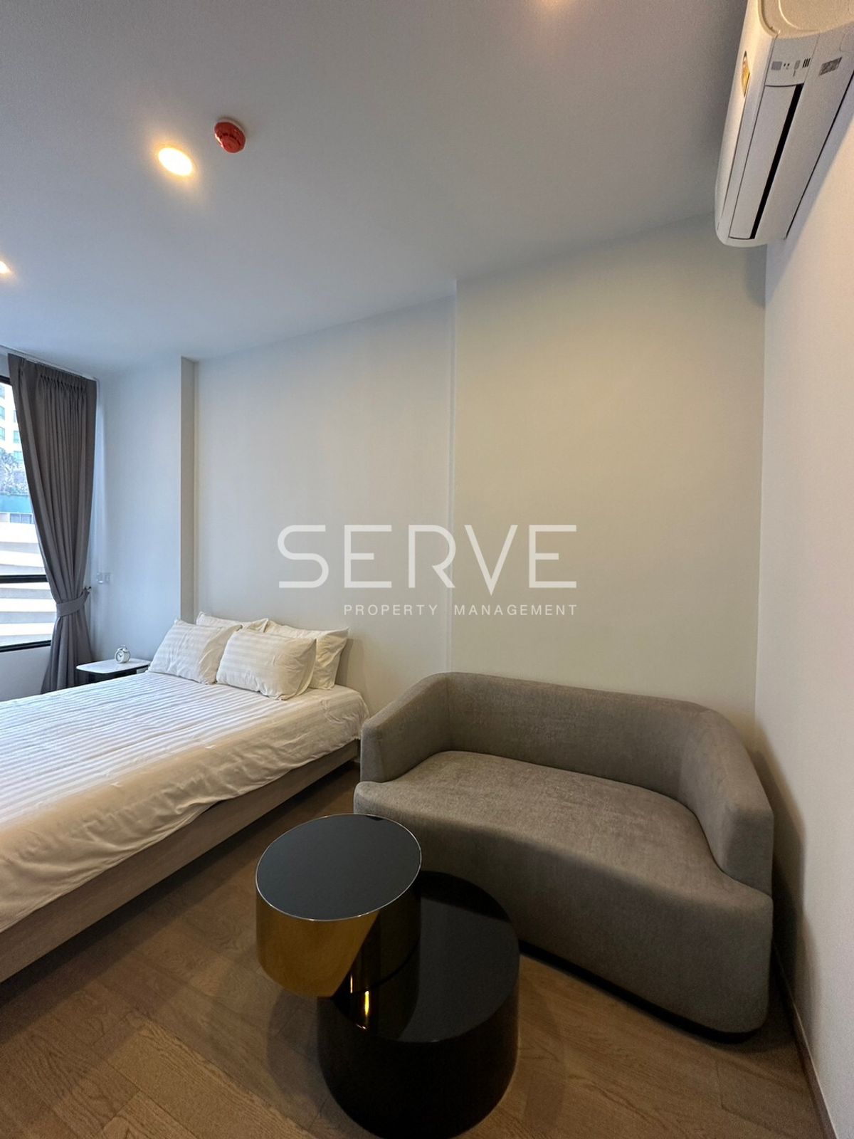 For RentCondoRatchathewi,Phayathai : Best Price 1 Bed Nice Room  Fully furnished Automatic Parking Good Location Close to BTS Phaya Thai 300 m @  Park Origin Phayathai