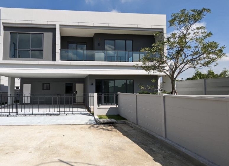 ขายบ้านบางนา แบริ่ง ลาซาล : บ้านเดี่ยว เซนโทร บางนา / 4 ห้องนอน (ขาย), Centro Bangna / Detached House 4 Bedrooms (FOR SALE) CJ342