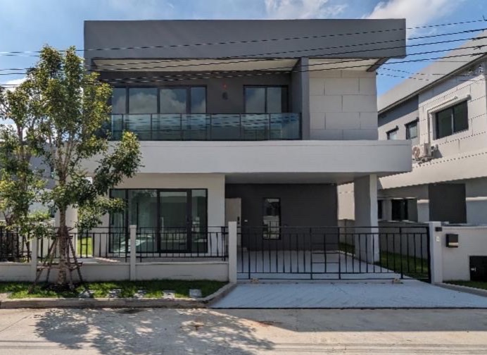 ขายบ้านบางนา แบริ่ง ลาซาล : บ้านเดี่ยว เซนโทร บางนา / 4 ห้องนอน (ขาย), Centro Bangna / Detached House 4 Bedrooms (FOR SALE) CJ343