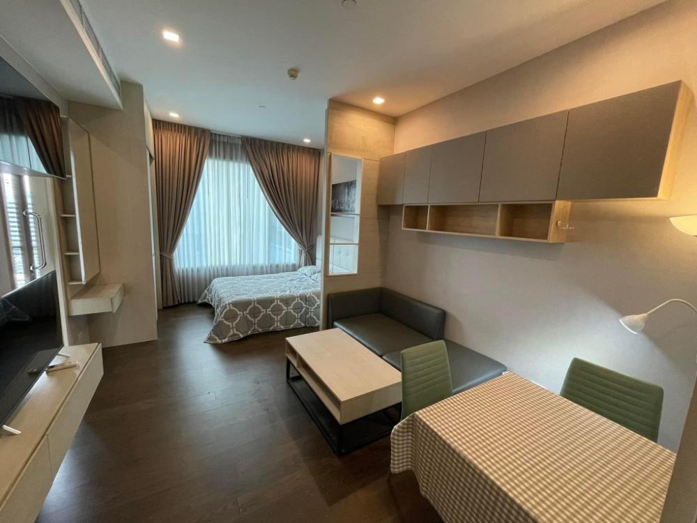 ให้เช่าคอนโดพระราม 9 เพชรบุรีตัดใหม่ RCA : ให้เช่าคอนโด🔥Q asoke condo🔥ชั้น 21🔥30ตรม.🔥Studio🔥เฟอร์ครบ🔥พร้อมอยู่🔥 R1312-02