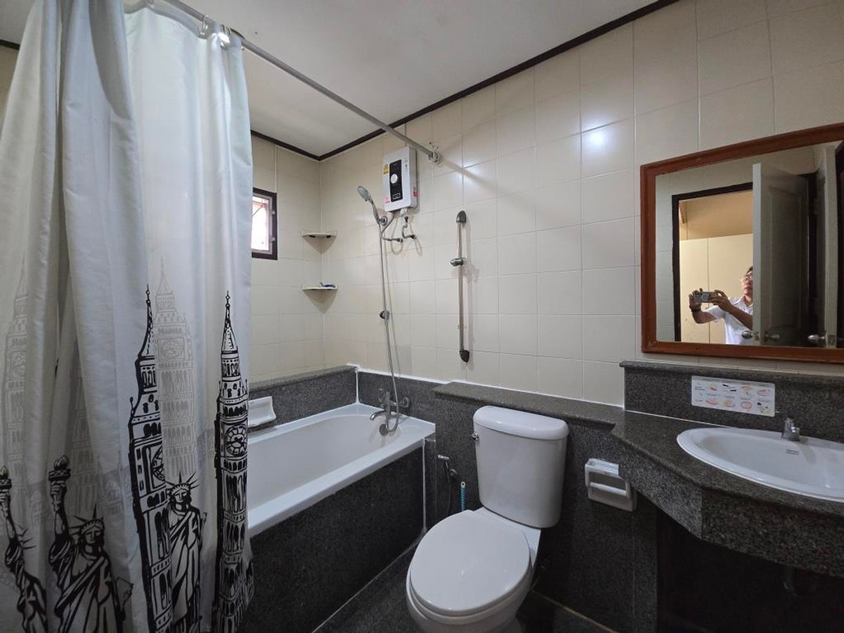 For RentHouseMin Buri, Romklao : For rent, a newly renovated single house with garden, 4 bedroom at Perfect Place Ramkamhaeng 164 Garden zone