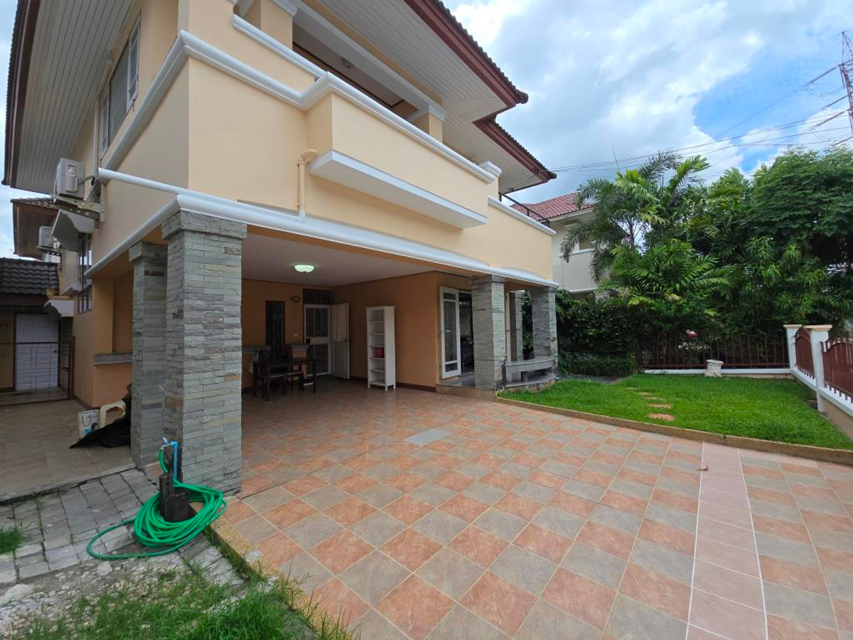 For RentHouseMin Buri, Romklao : For rent, a newly renovated single house with garden, 4 bedroom at Perfect Place Ramkamhaeng 164 Garden zone