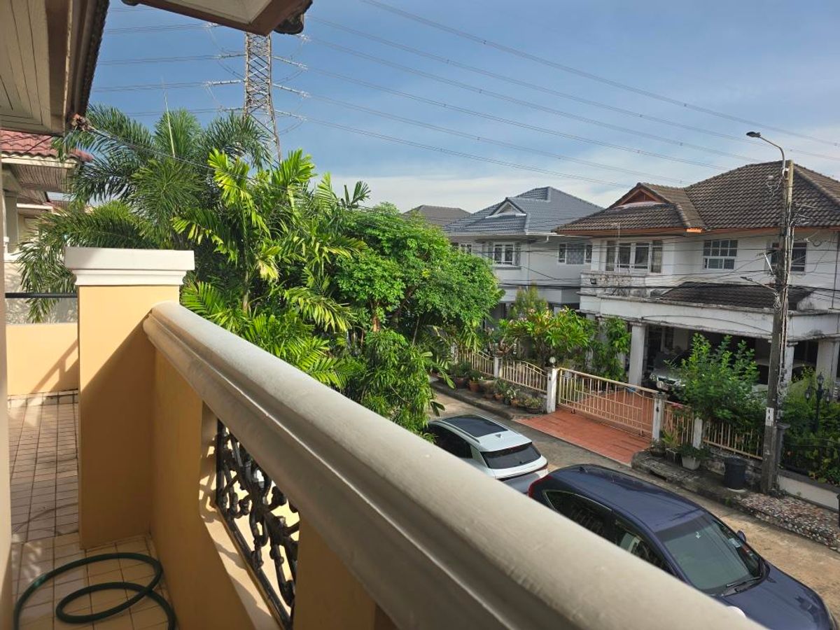 For RentHouseMin Buri, Romklao : For rent, a newly renovated single house with garden, 4 bedroom at Perfect Place Ramkamhaeng 164 Garden zone