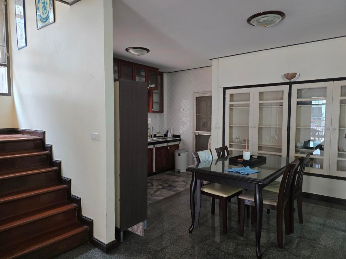 For RentHouseMin Buri, Romklao : For rent, a newly renovated single house with garden, 4 bedroom at Perfect Place Ramkamhaeng 164 Garden zone