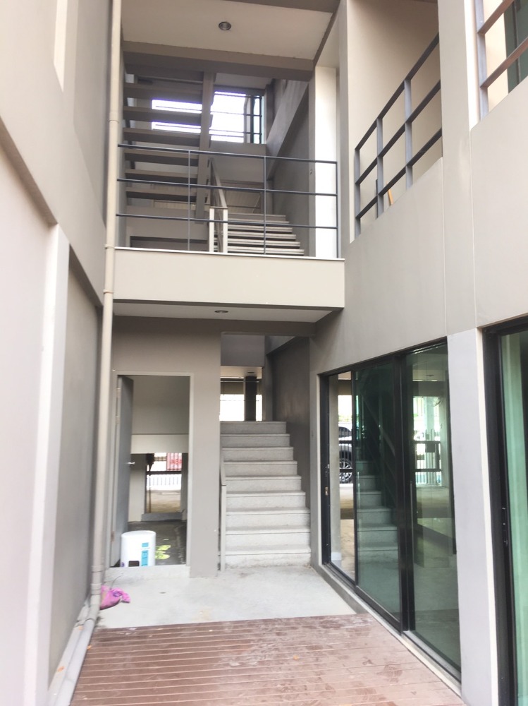 ให้เช่าทาวน์โฮมพัฒนาการ ศรีนครินทร์ : ให้เช่า ทาวน์โฮมหรู ทำเลดีมากกก เหมาะกับการทำออฟฟิศ หมู่บ้านโนเบิล คิวบ์ พัฒนาการ เพียง 65,000 บาทต่อเดือน