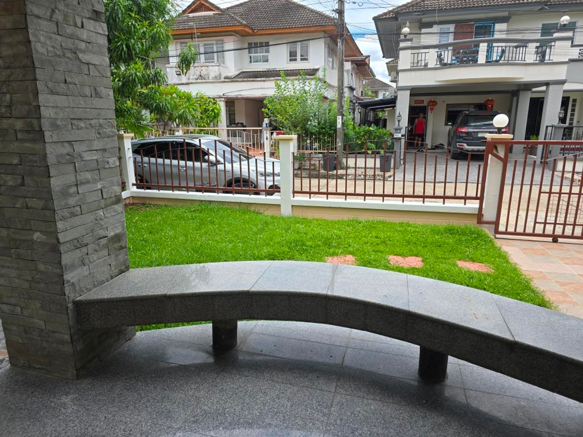 For RentHouseMin Buri, Romklao : For rent, a newly renovated single house with garden, 4 bedroom at Perfect Place Ramkamhaeng 164 Garden zone