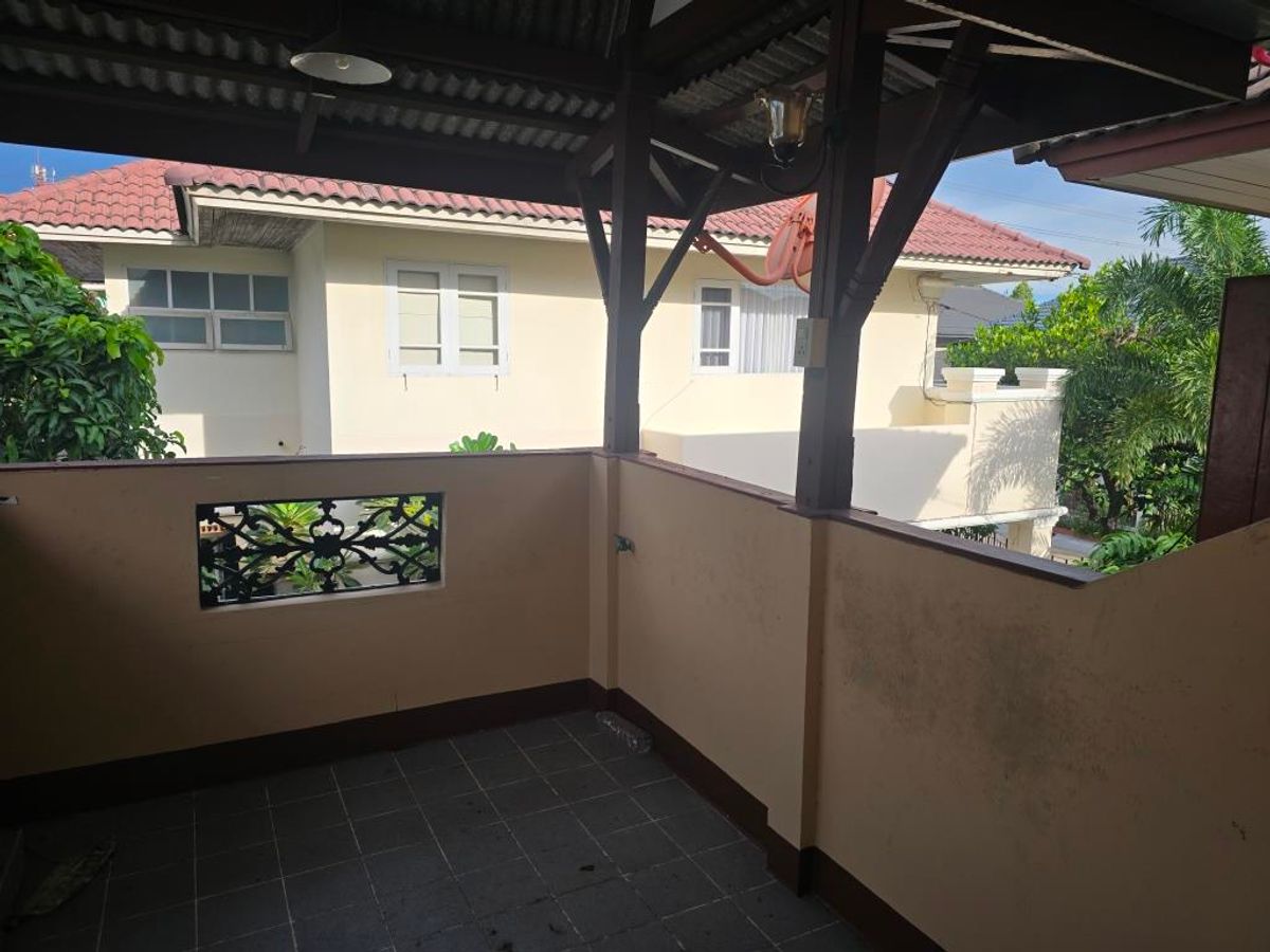 For RentHouseMin Buri, Romklao : For rent, a newly renovated single house with garden, 4 bedroom at Perfect Place Ramkamhaeng 164 Garden zone