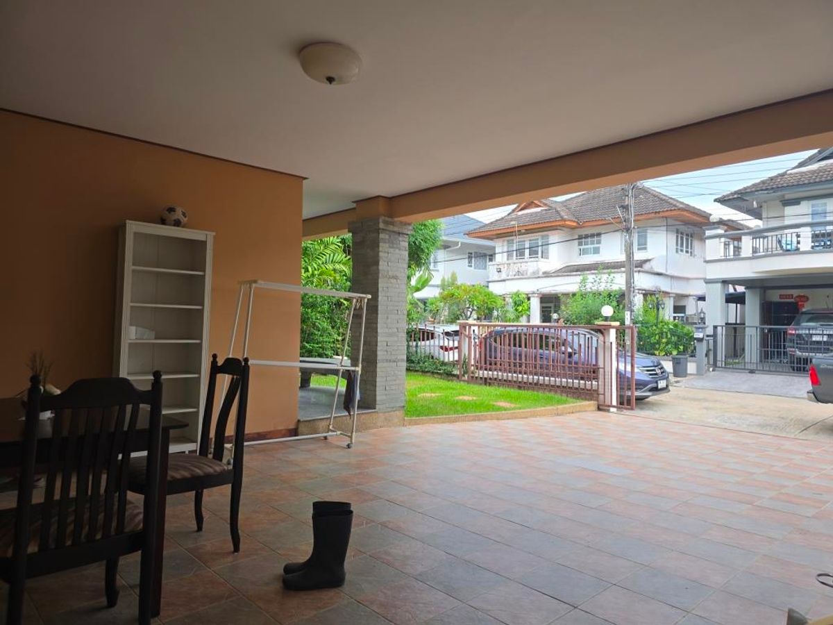 For RentHouseMin Buri, Romklao : For rent, a newly renovated single house with garden, 4 bedroom at Perfect Place Ramkamhaeng 164 Garden zone