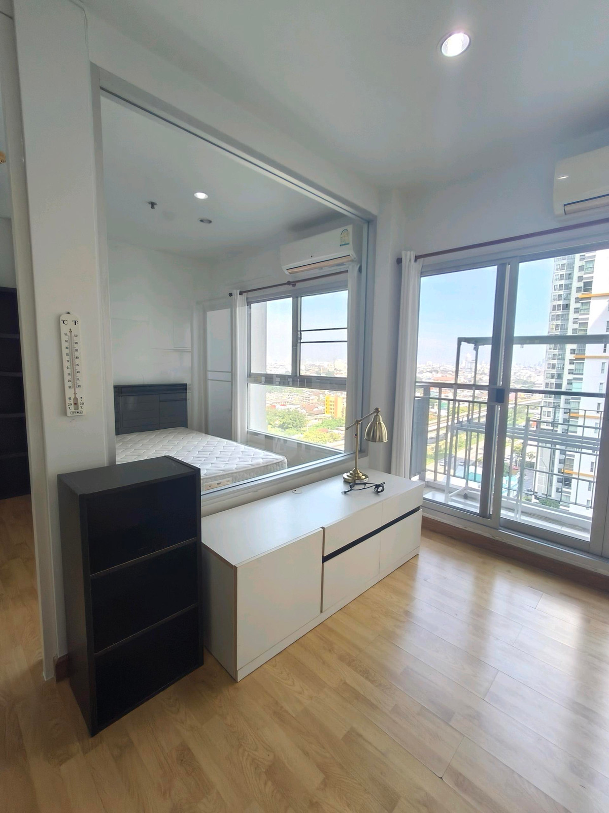 For RentCondoThaphra, Talat Phlu, Wutthakat : For rent, The Parkland Grand Taksin, with regular parking, 1 bedroom, beautiful room, swimming pool view, very livable.