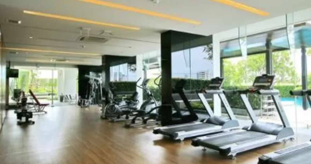 ขายคอนโดสยาม จุฬา สามย่าน : ขายด่วน! The Room Rama4/ MRT หัวลำโพง สามย่าน  ทำเลดี 1 นอน ไซต์ใหญ่หายากมากในโซนสามย่าน ใกล้ถนนบรรทัดทอง สนใจติดต่อ 0876358339 K.นาง